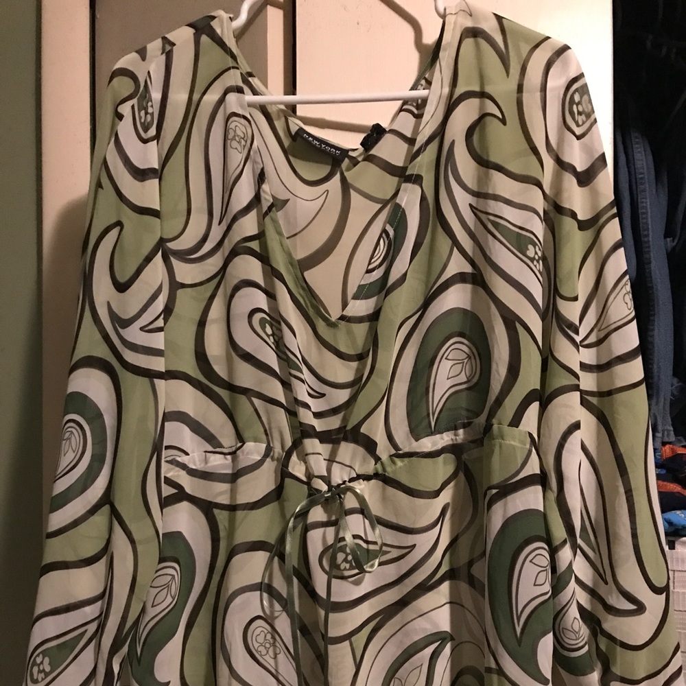 Green paisley print top